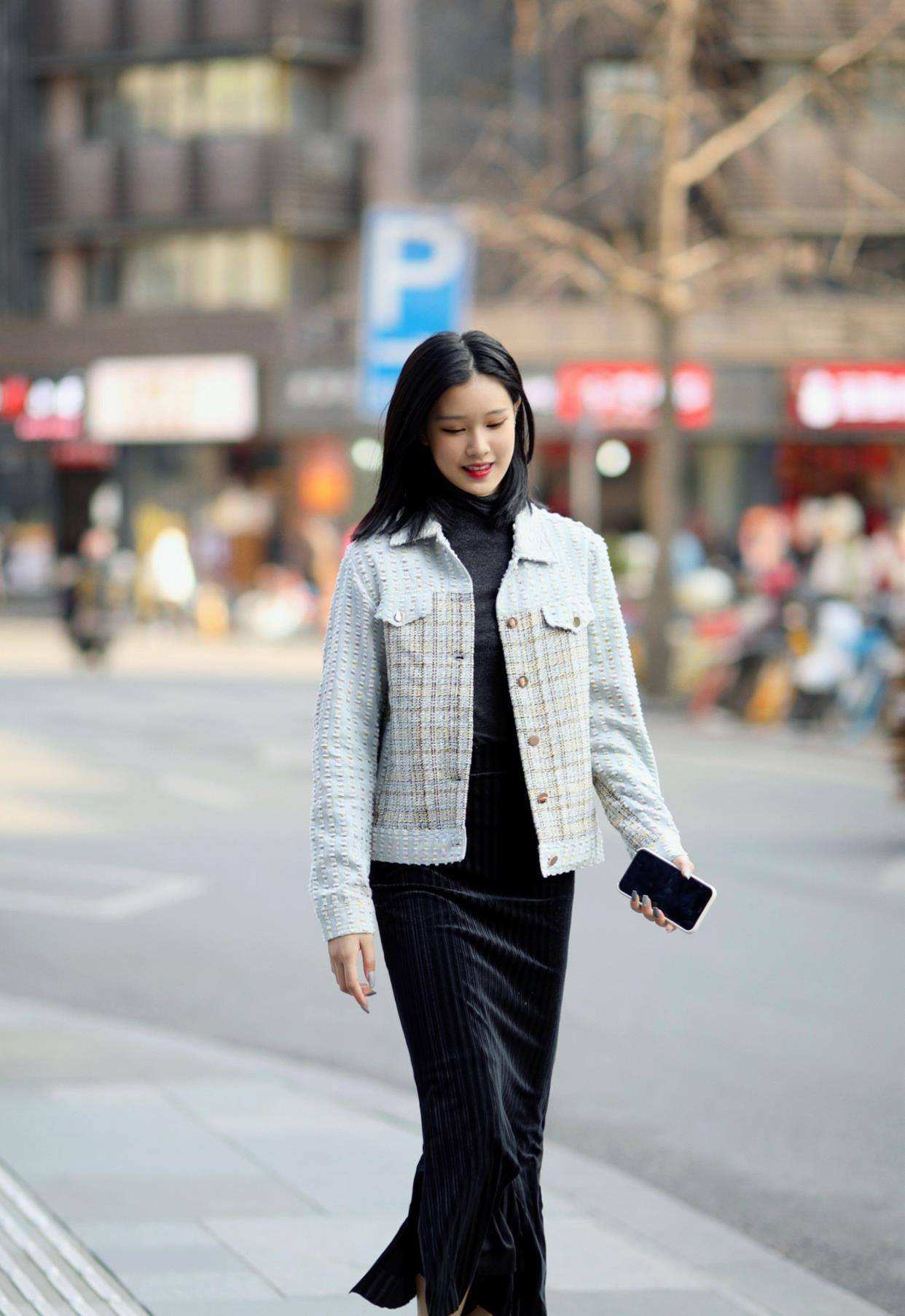 {易七娛樂體育}(38岁女人冬天时尚穿搭)