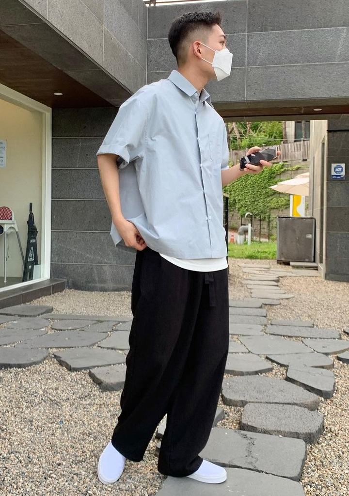 {易七娛樂}(165男生穿衣搭配技巧)
